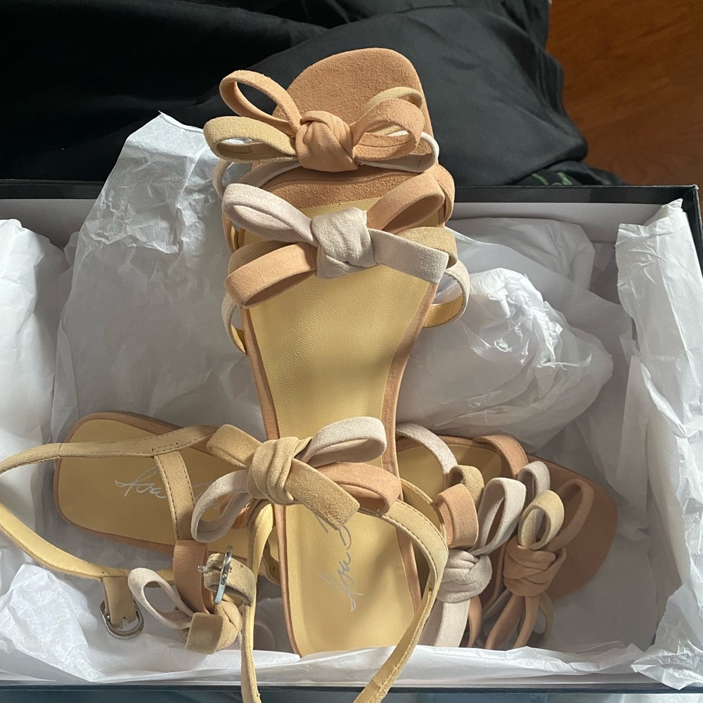 Isa Tapia Nikita Bow Sandal in Blush and Tan